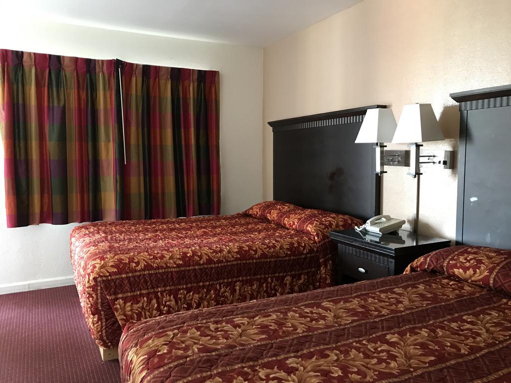 Townhouse Motel Weed Ngoại thất bức ảnh