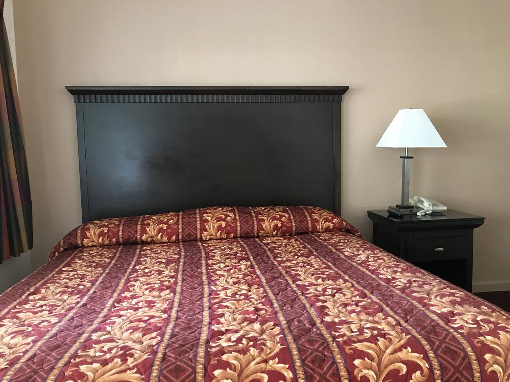 Townhouse Motel Weed Ngoại thất bức ảnh