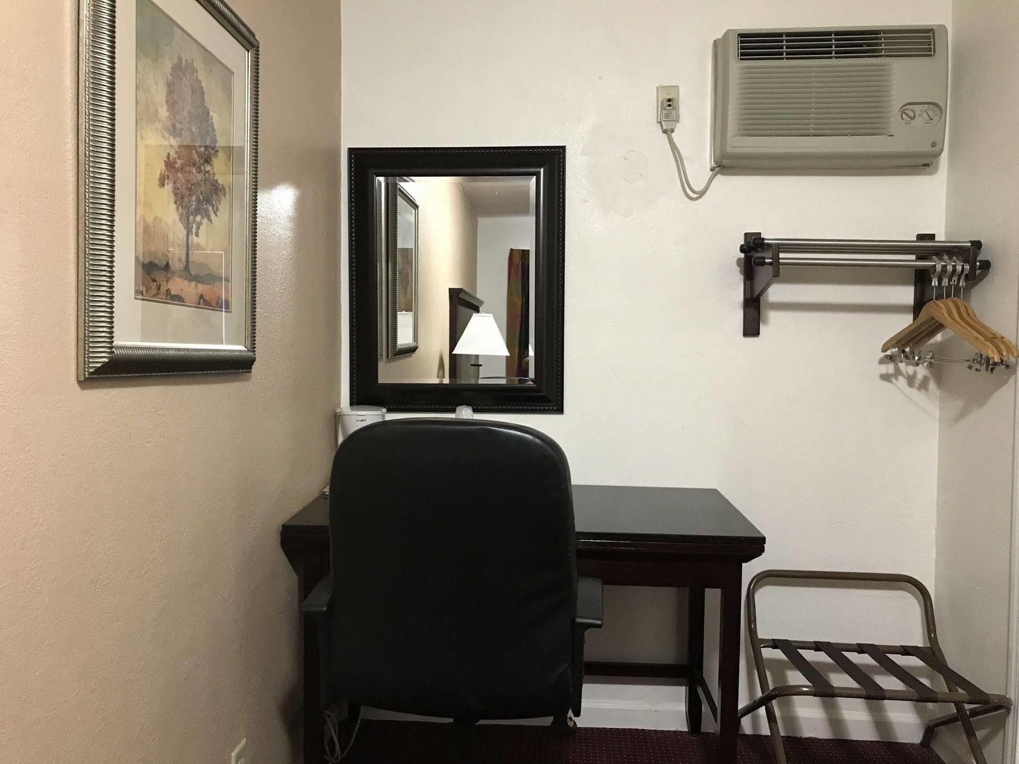 Townhouse Motel Weed Ngoại thất bức ảnh