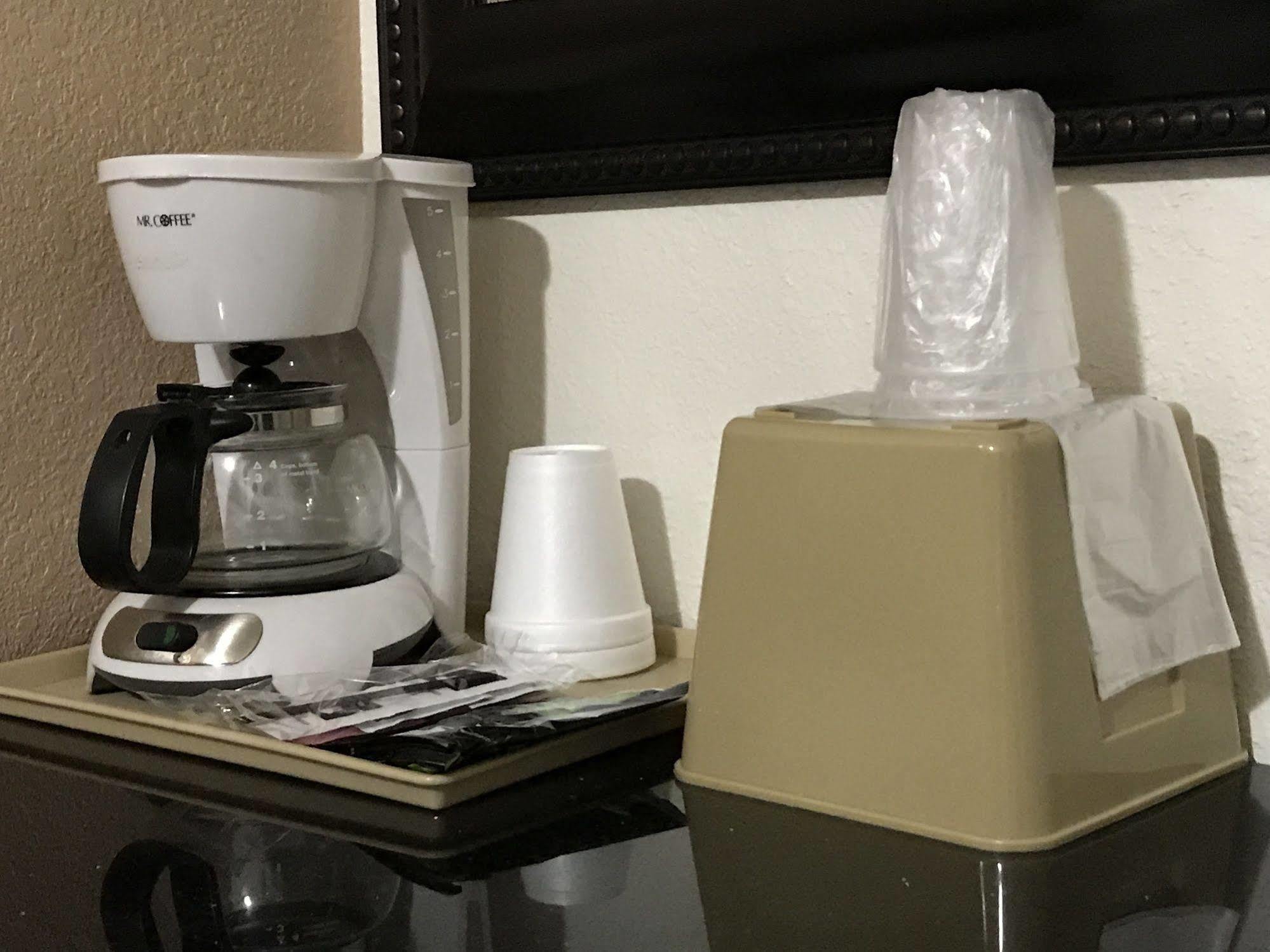 Townhouse Motel Weed Ngoại thất bức ảnh